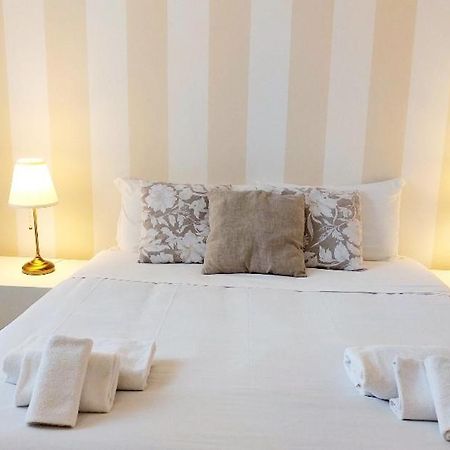 Bbhome Stylish Gold Apartment Near Trastevere Station Rome Exterior photo