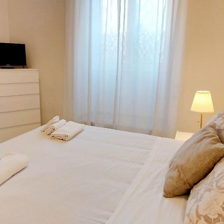 Bbhome Stylish Gold Apartment Near Trastevere Station Rome Exterior photo