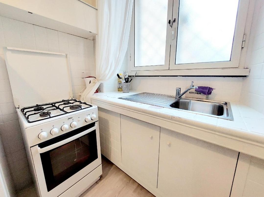 Bbhome Stylish Gold Apartment Near Trastevere Station Rome Exterior photo