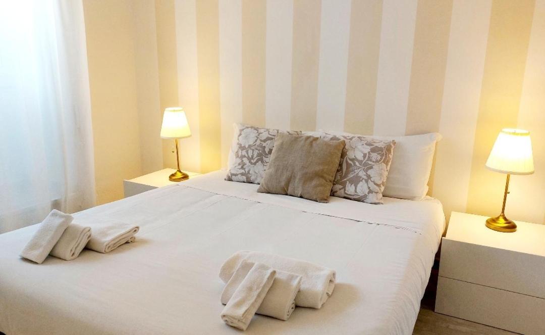 Bbhome Stylish Gold Apartment Near Trastevere Station Rome Exterior photo